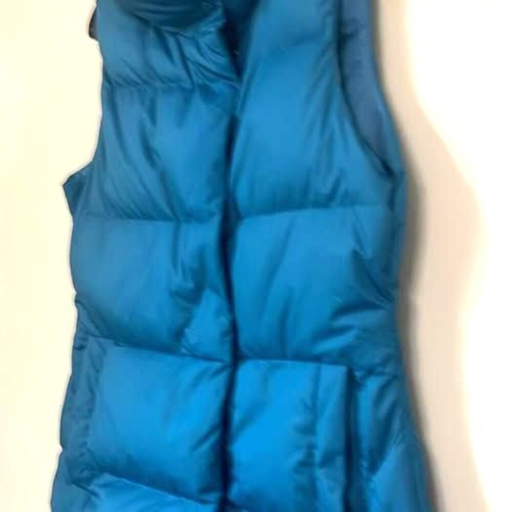 Athleta NWOT gorgeous women’s vest sz Small! Pockets, zip/ button closure, long